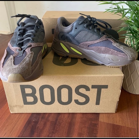 YEEZY BOOST 700 MAUVE - Picture 9 of 9